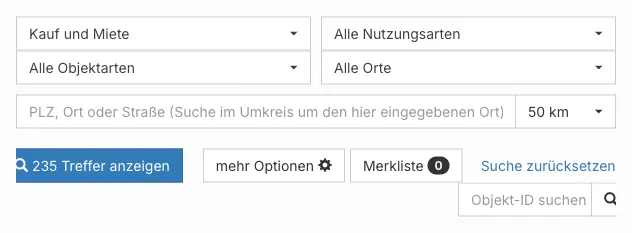 Immobilien Suchformular mit zwei Spalten im Frontend: Vermarktungsart, Nutzungsart, Objektart, Ort, Umkreissuche und Trefferzahl